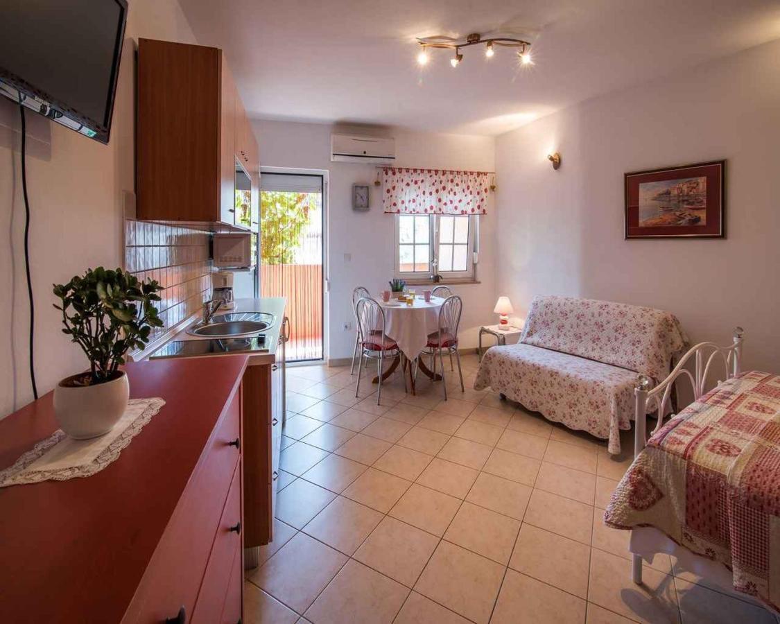 Apartments In Vrbnik/Insel Krk 13597 Exterior foto